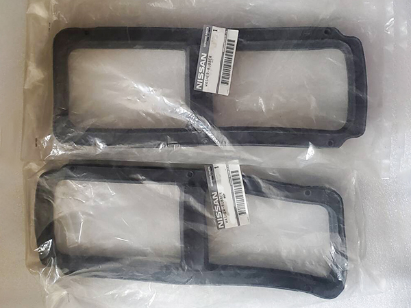 日産 純正 ハコスカ 用 テール ゴム ウェザー ストリップ 2個セット スカイライン 後期 ランプ GC 10 S 20 KPGC KGC 検索 リア レストア拍卖