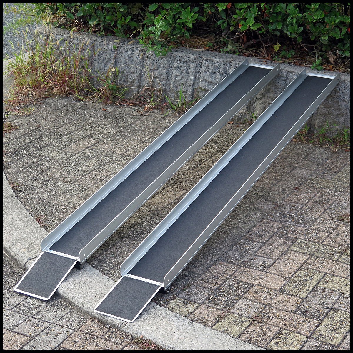 △Z1) アルミスロープ 有効長1790mm 先端折り畳み式 アルミ製/アルミスロープ/ラダーレール/運搬/車いす/段差解消/介助/介護拍卖