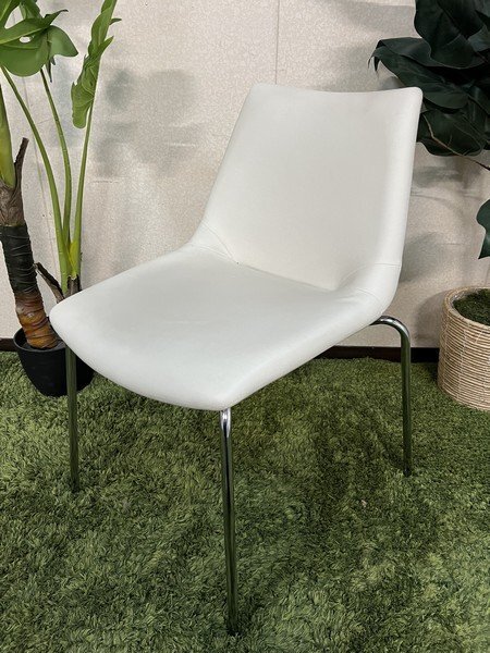 §【okamura/オカムラ L107AA PB26 ミーティングチェア クリームホワイト JOIFA308 スタッキングチェア 事務椅子】P09341拍卖