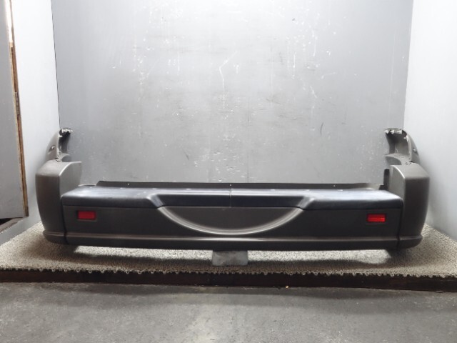 8419 クライスラー ジープチェロキー レネゲード KJ37 リア/リヤバンパー サイドモール付 (HI4-3) 拍卖