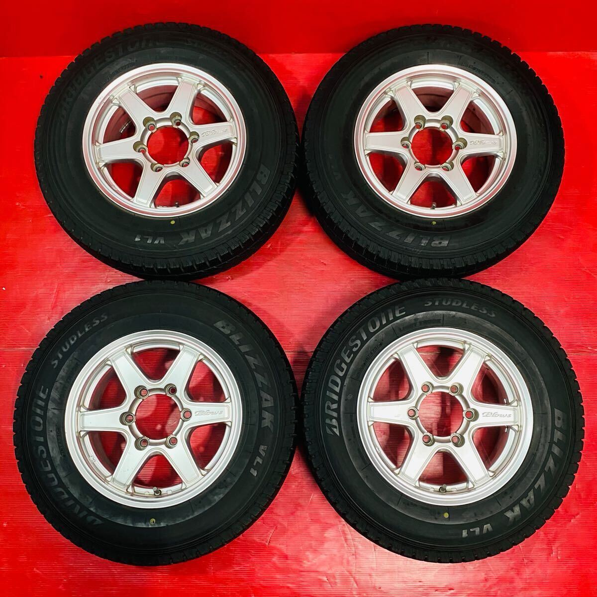 Blows 15×6.5JJ PCD 139.7 H6 ・ BRIDGESTONE BLIZZAK VL1 195/80R15 国産 2020年式 パンク修理なし ビード切れなし 汚れあり 4本セット拍卖