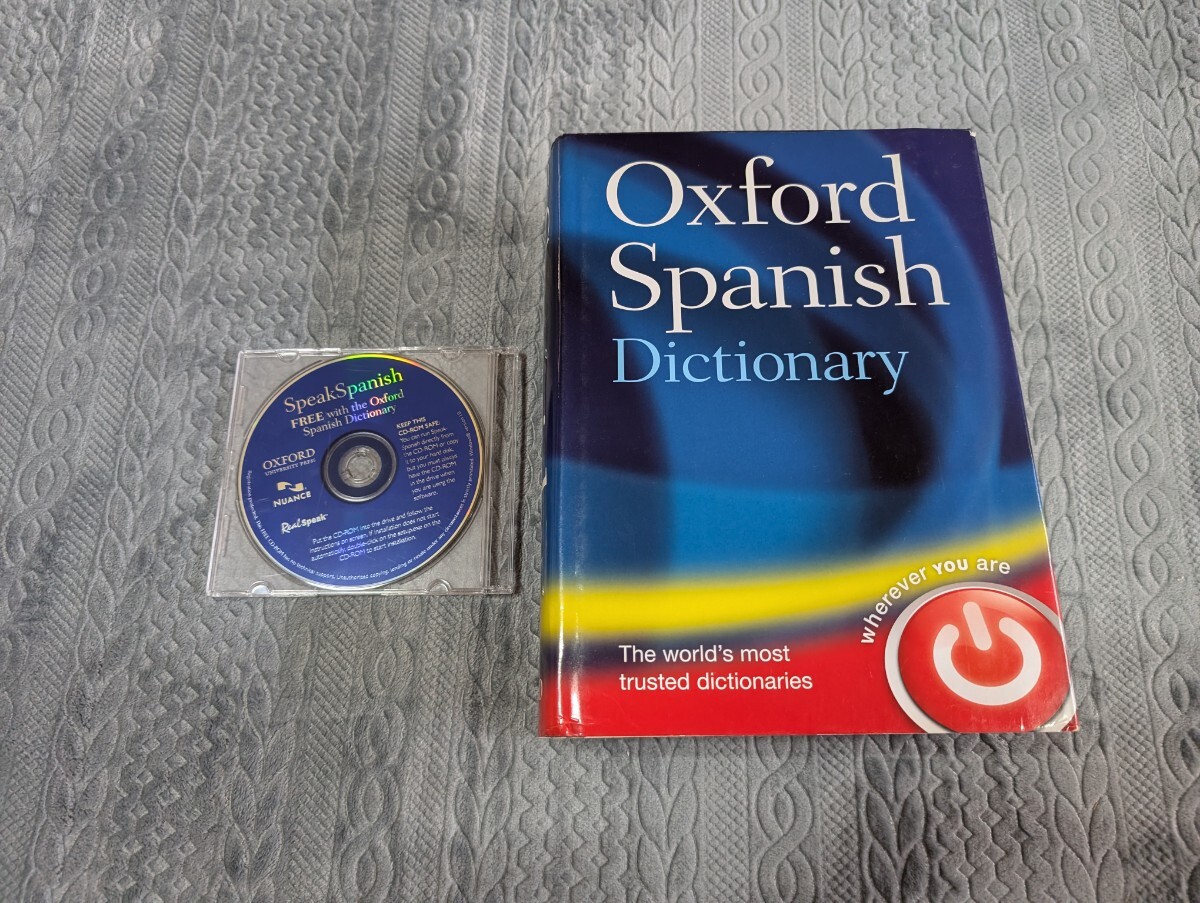 Oxford spanish Dictionary 洋書 英語 辞書 単語 発音 スペイン語 対訳 発音 言語 語学 辞典 事典 CD 参考書 English 用例 用法 言語学拍卖