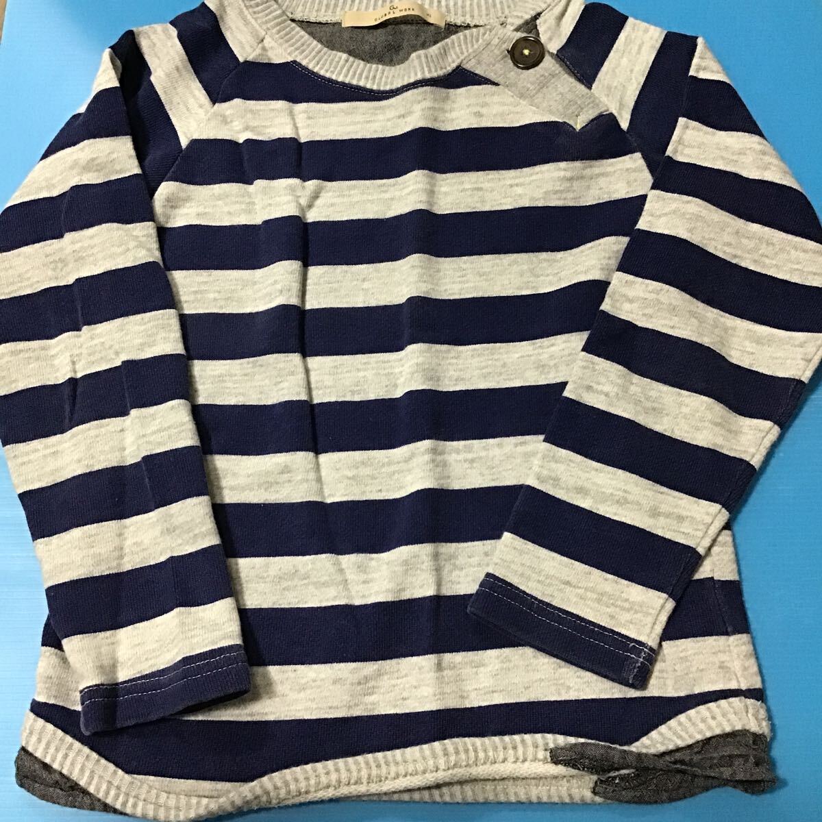 used 子供服 「 GLOBAL WORK ボーダー トレーナー XLサイズ 」120cm〜130cmくらい / シンプルですが重ね着してるように見えてかわいい拍卖