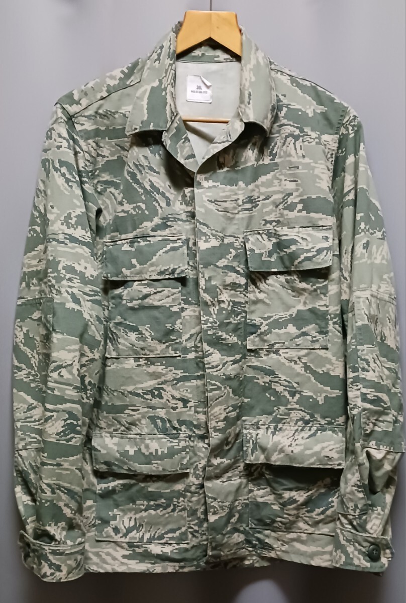【横田基地★米軍放出品】実物 U.S.AIRFORCE ミリタリージャケット 36L(XL位) クリーニング済 耐久性抜群 おしゃれカッコいい 送600円☆拍卖