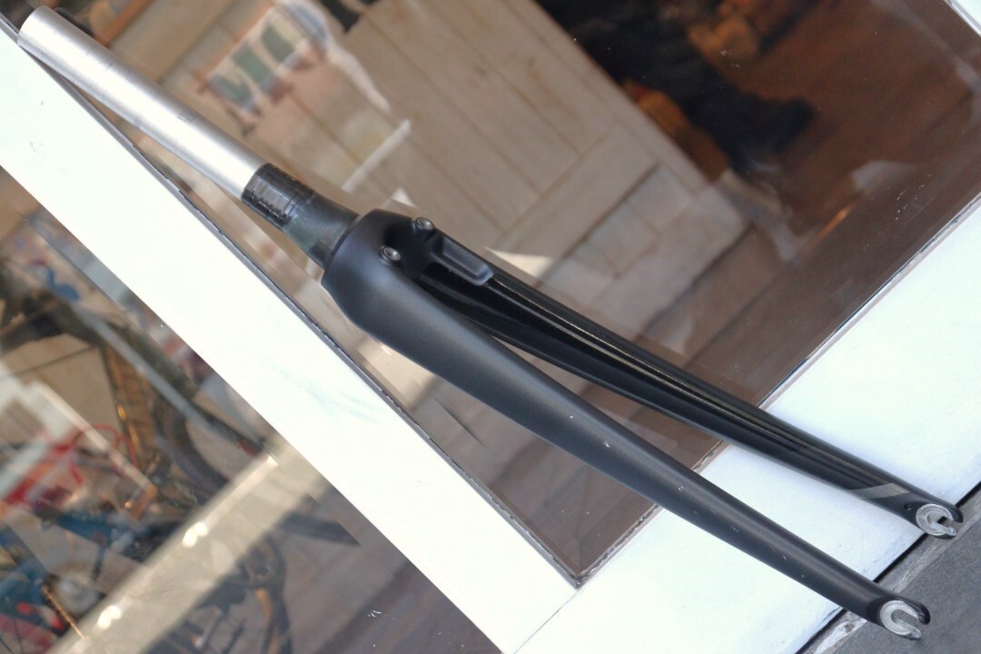 トレック TREK エモンダ EMONDA ALR4 2019-2020モデル 47-54サイズ用 カーボン フロントフォーク 【横浜店】拍卖