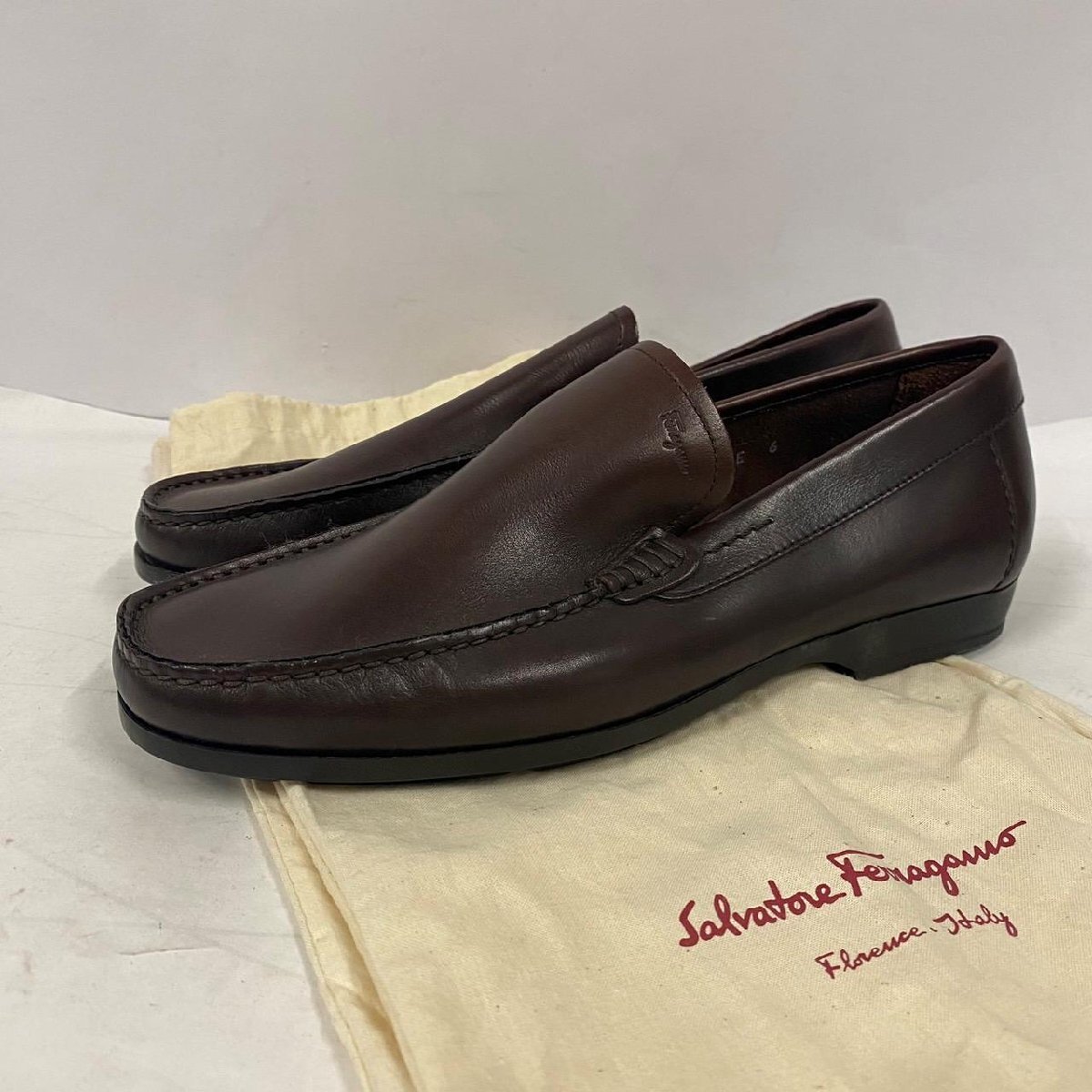 Salvatore Ferragamo サルヴァトーレ・フェラガモ ヴァンプローファー ロゴ入り ブラウン系 シューズ ブランド拍卖