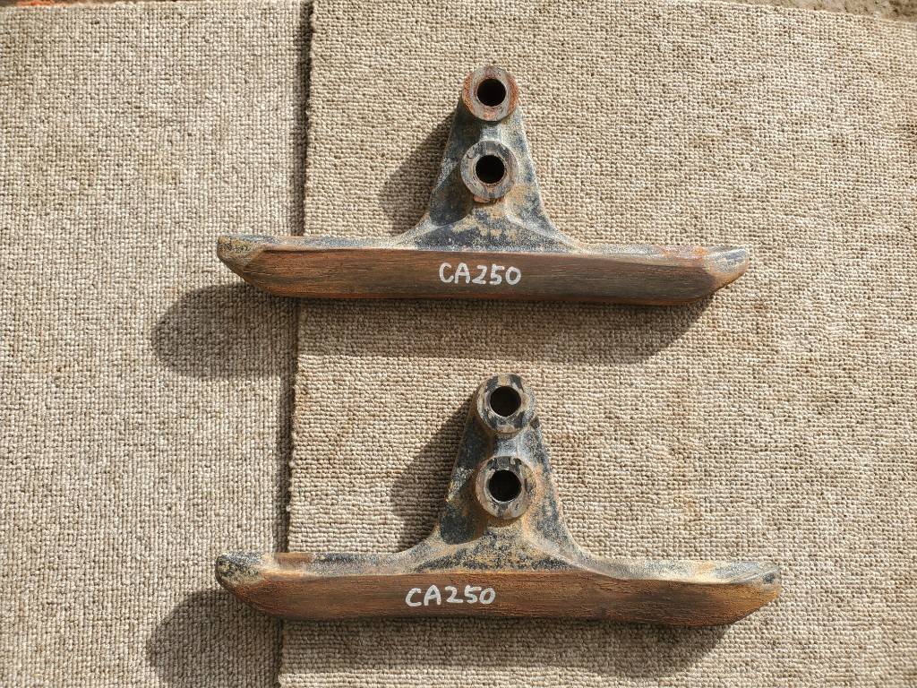 ★茨城発 ヤンマーコンバイン CA250外し クローラガイド 2ヶセット★拍卖