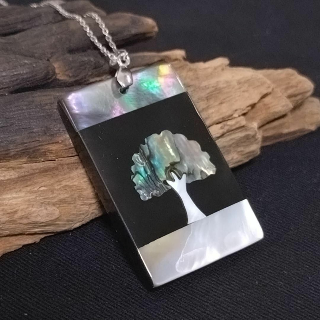 虹色に煌めく世界樹ユグドラシル、ライフオブツリーの螺鈿細工ネックレス拍卖