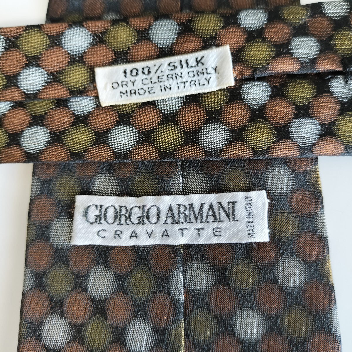 GIORGIO ARMANI(ジョルジオアルマーニ)ダークマルチカラー丸ネクタイ拍卖