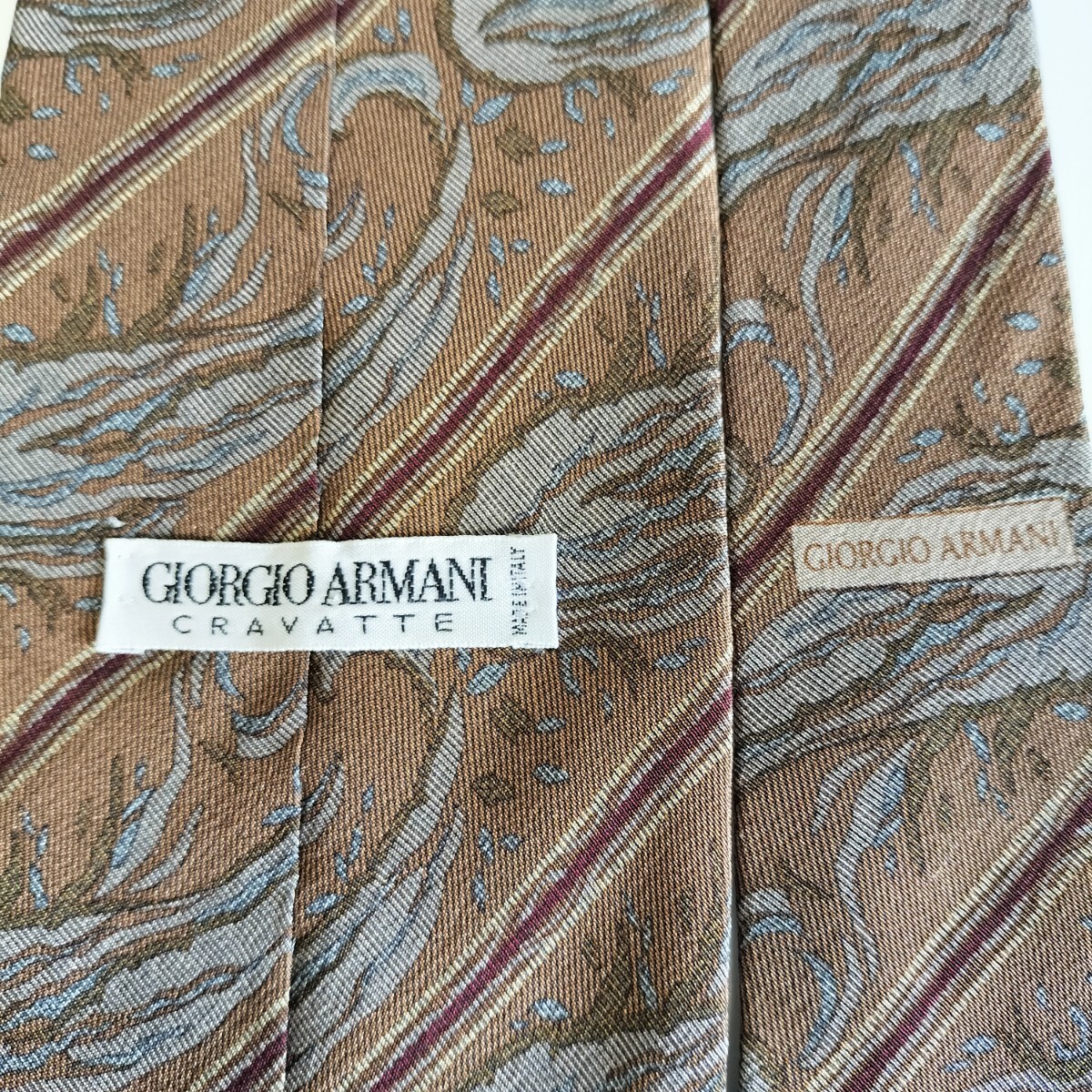 GIORGIO ARMANI(ジョルジオアルマーニ)ブラウンつばさ柄ネクタイ拍卖