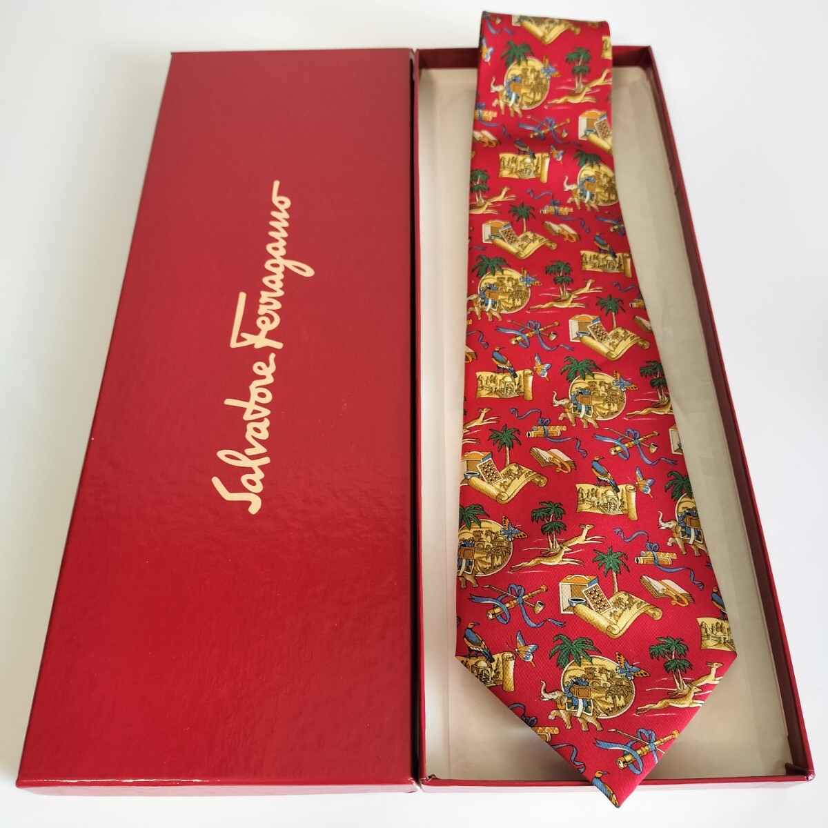 Salvatore Ferragamo(サルヴァトーレフェラガモ)赤旅風景ネクタイ拍卖