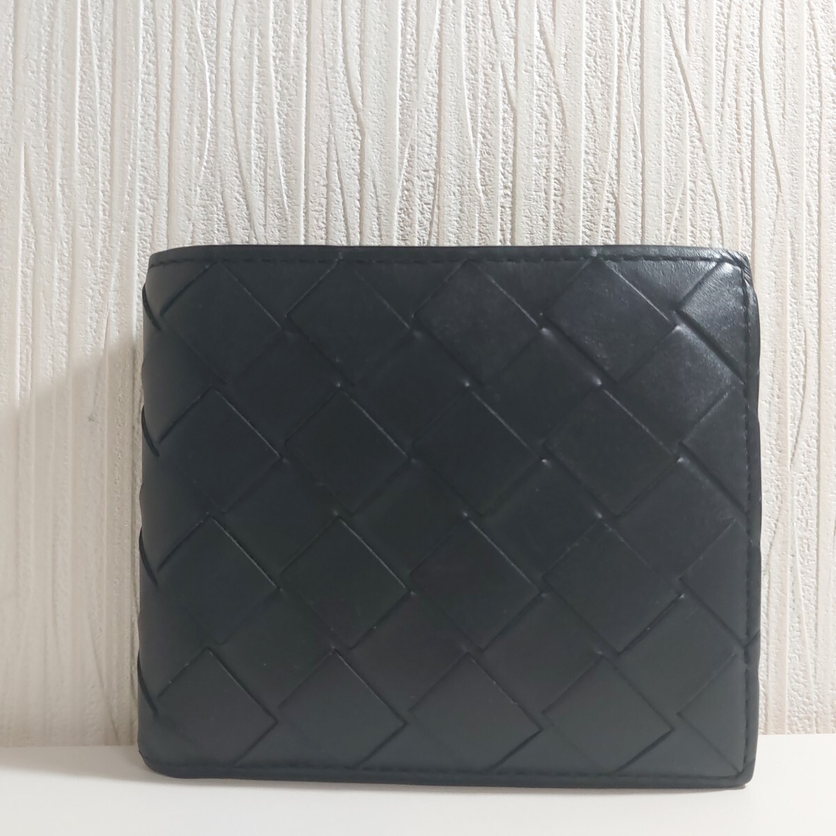 ボッテガヴェネタ イントレチャート 二つ折り財布 小銭入れあり カーフスキン レザー ブラック 749412拍卖