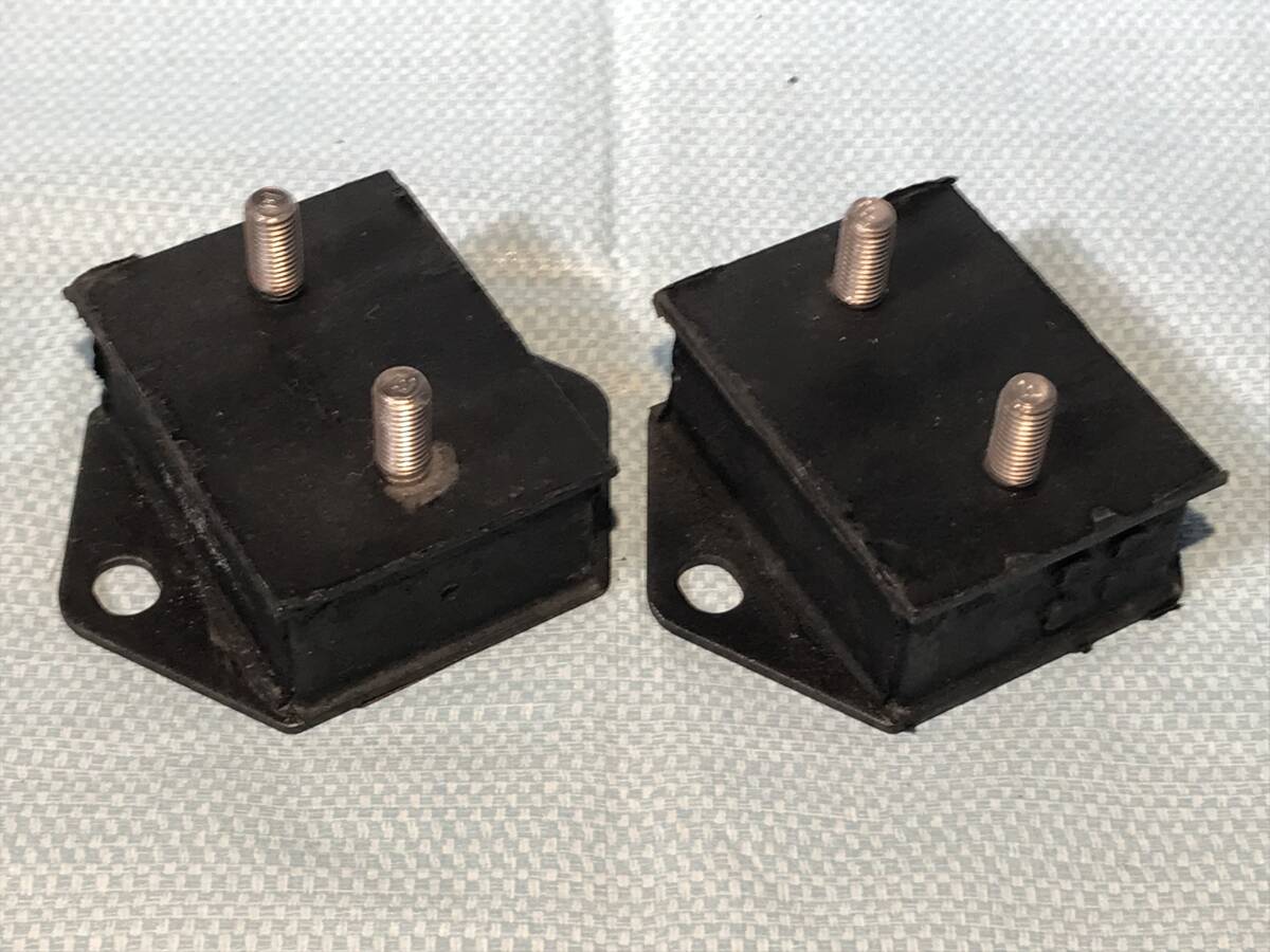 ★フェアレディSR311★エンジンマウントSet★日産純正・当時物★DATSUN・U20★新品未使用★拍卖