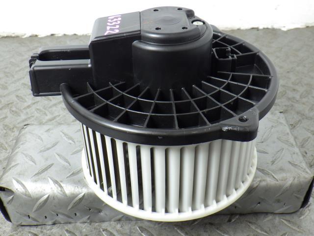 ベリーサ DC5W ブロア ファン モーター D570-61-B10拍卖