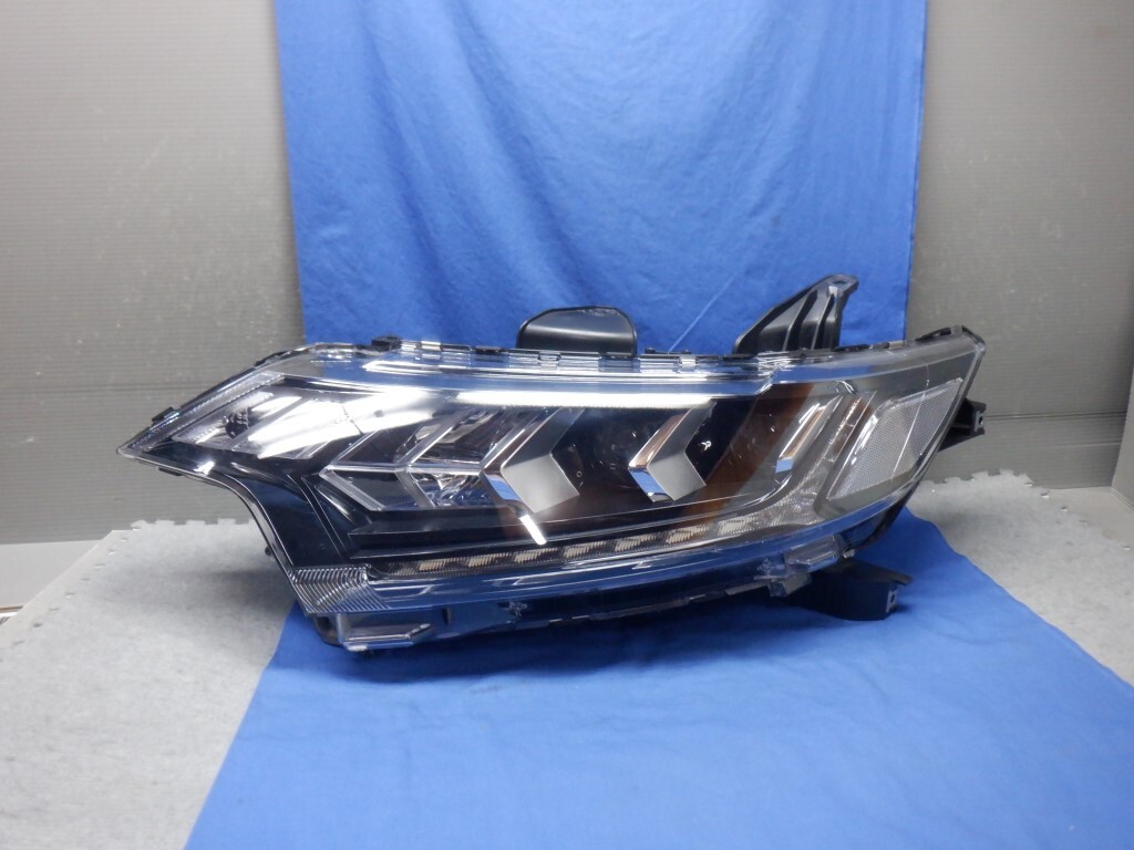 アウトランダー GG3W/GF7W/GF8W 後期 左ヘッドライト LED ECM921-01E30 AL (Y1455)拍卖