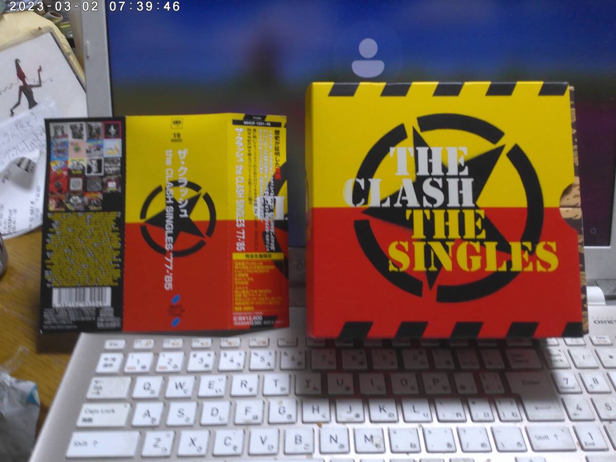 CLASH クラッシュ / THE SINGLES '77-'85 帯付 完全生産限定19CD ボックス 復刻小型版ジャケット+ブック2冊 JOE STRUMMER 森山達也 仲野茂拍卖