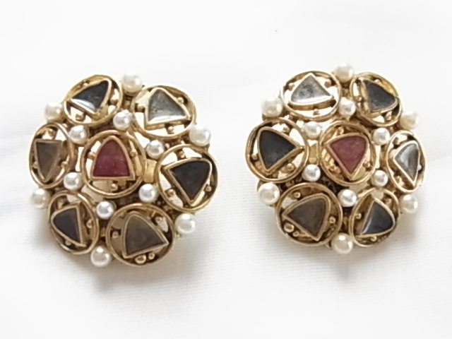 ♪ビンテージ/ヴィンテージ 小粒のfakeパールビーズストーンにマルチカラー お花デザイン フラワー 大き目存在感 華やぐイヤリング拍卖