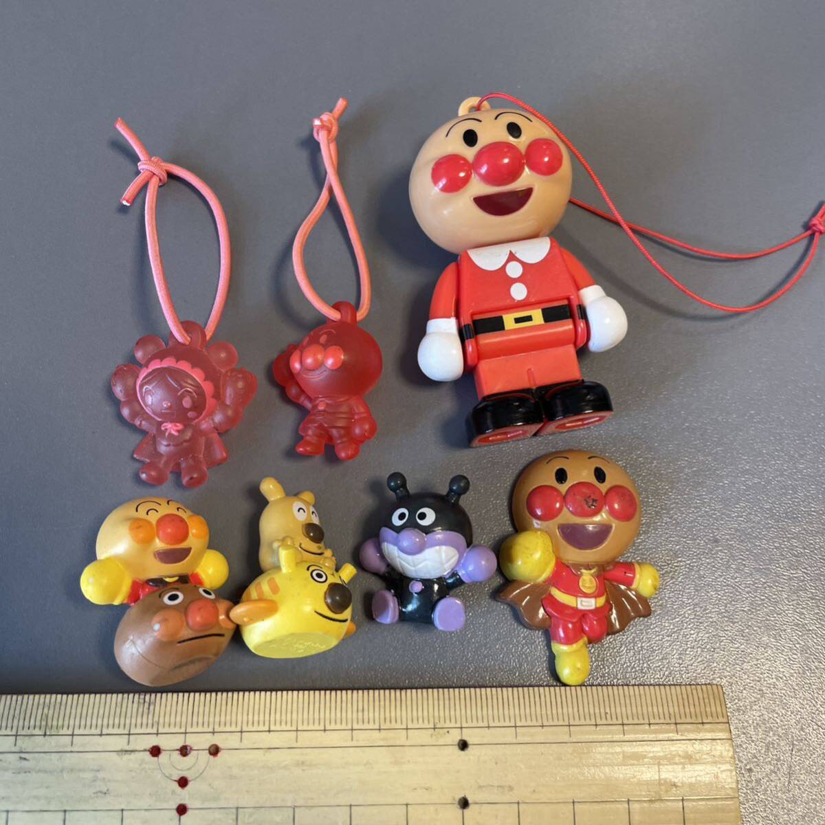 【送料無料】アンパンマン おもちゃセット まとめ売り フィギュア マスコット ストラップ ヘアゴム マグネット ブレスレット拍卖