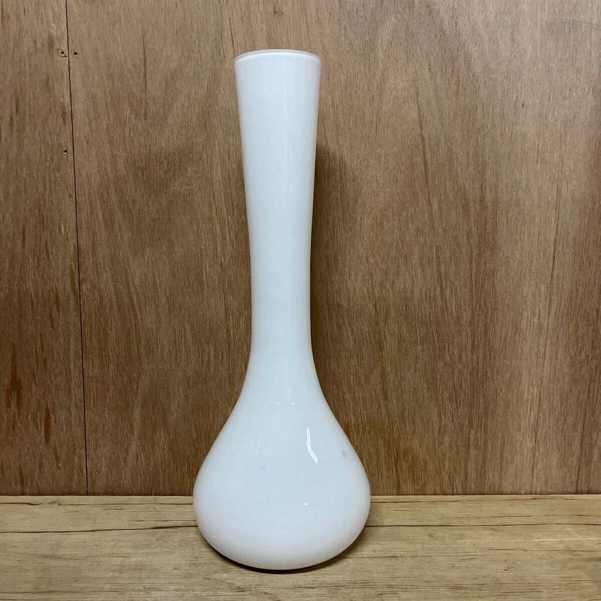 花瓶 一輪挿し ロングフラワーベース インテリア 花器 置物 ホワイト 白色 陶磁器 当時物 ミッドセンチュリー japanesevintage flowerbase拍卖