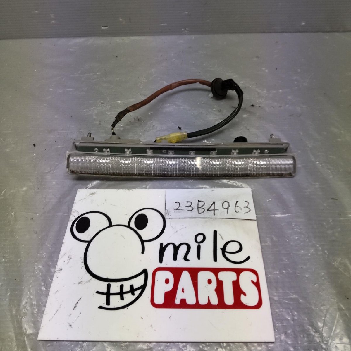 GH2/GH3 インプレッサ 純正 ハイマウントランプ 1D5-20-4/23B4963*同梱不可拍卖