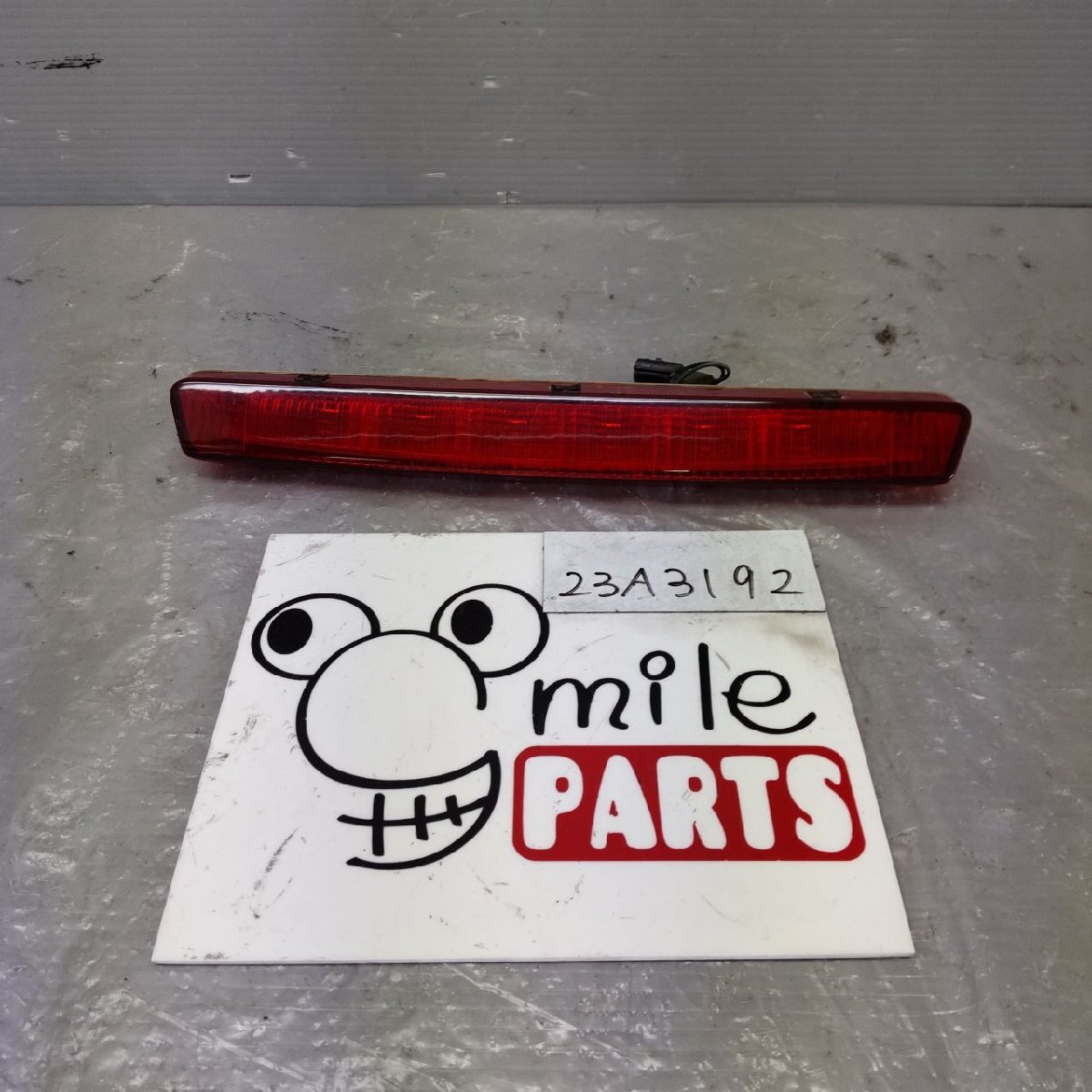 TNU31/TU31 プレサージュ 純正 ハイマウントランプ 1D5-6-2/23A3192*同梱不可拍卖