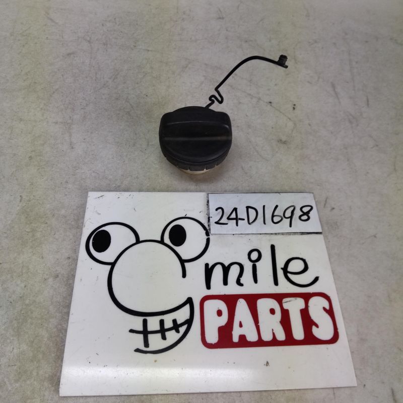 ZVW41W プリウスα 純正 フューエルキャップ 2Z7-2-7/24D1698*同梱不可拍卖