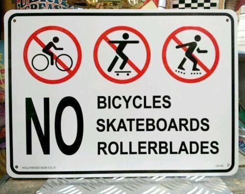 プラスチック看板 NO BICYCLES SKATEBOARDS ROLLERBLADES 自転車 スケボー ローラーブレード禁止 CA-45拍卖