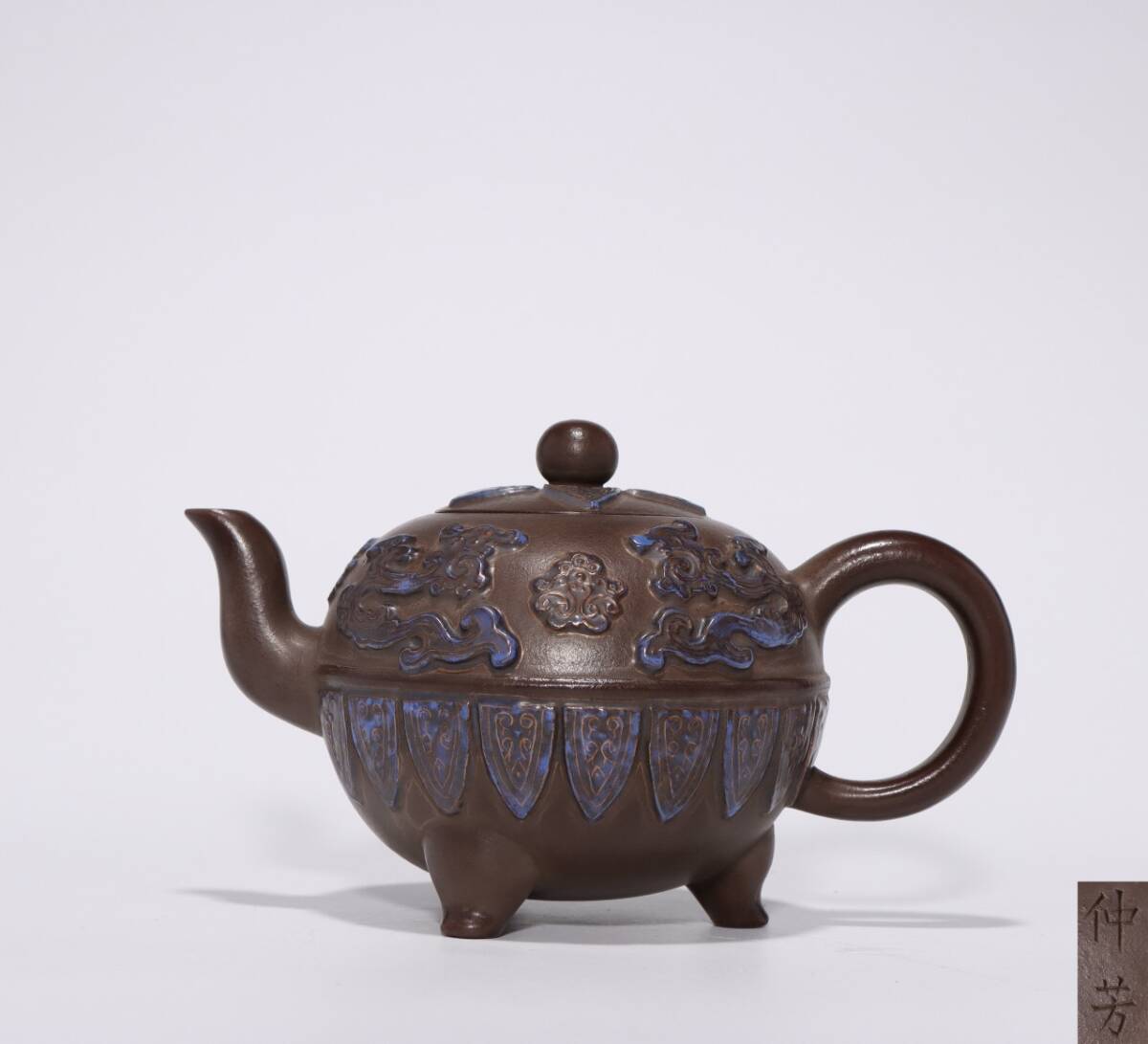 古陶芸 紫砂壷 明時代 【陳仲美】 製 「堆彫加彩双龍戯珠壷」 紫泥 煎茶 急須 茶道具 唐物 時代物 茶器 重さ290g LT-241028拍卖