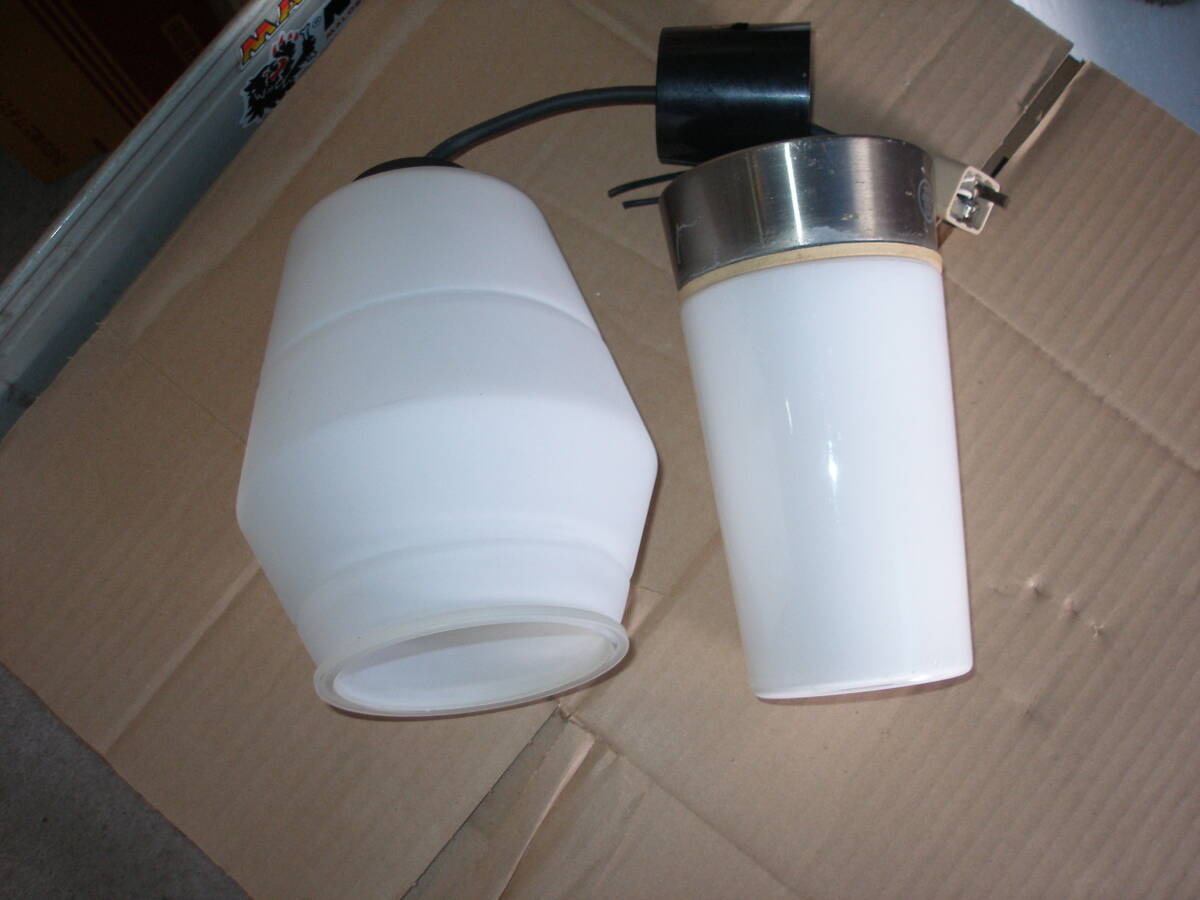 ナショナル 天井吊下型 LEDフィラメント電球(電球色)付 &直付け型の2個セット ガラスセードタイプ 中古品拍卖