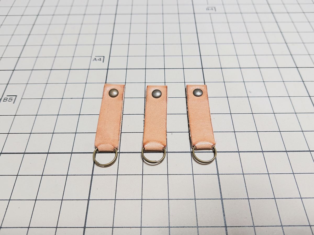 レザー◆本革 牛革のファスナー用 持ち手 引手 3個セット 2.6g G 生成り ヌメ革拍卖