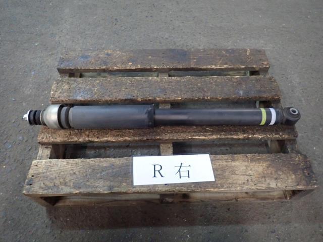 リーフ ZAA-AZE0 右リアショックアブソーバー KH3 E6210-3NK0B拍卖