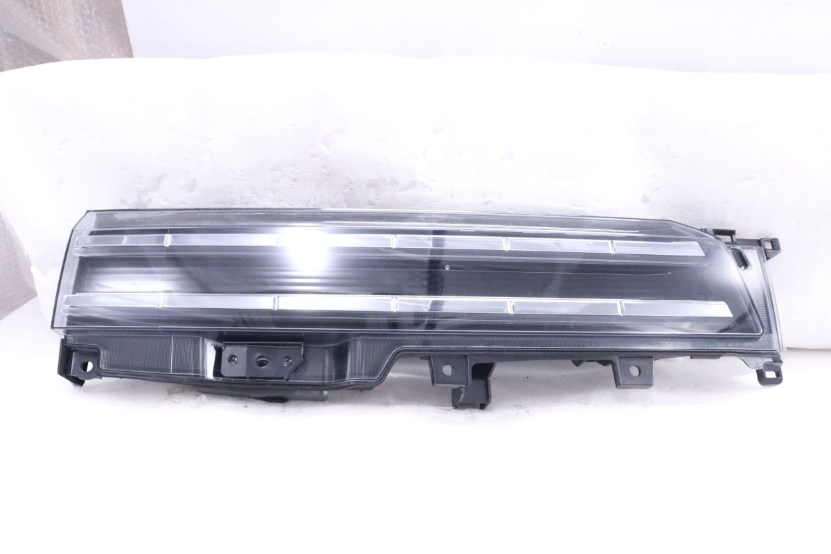 47-14★【値下】美品★LED MZR90W ヴォクシー★左テールライト KOITO V1-9 打刻:BL ASSY 純正★トヨタ ZWR95W (KK)拍卖