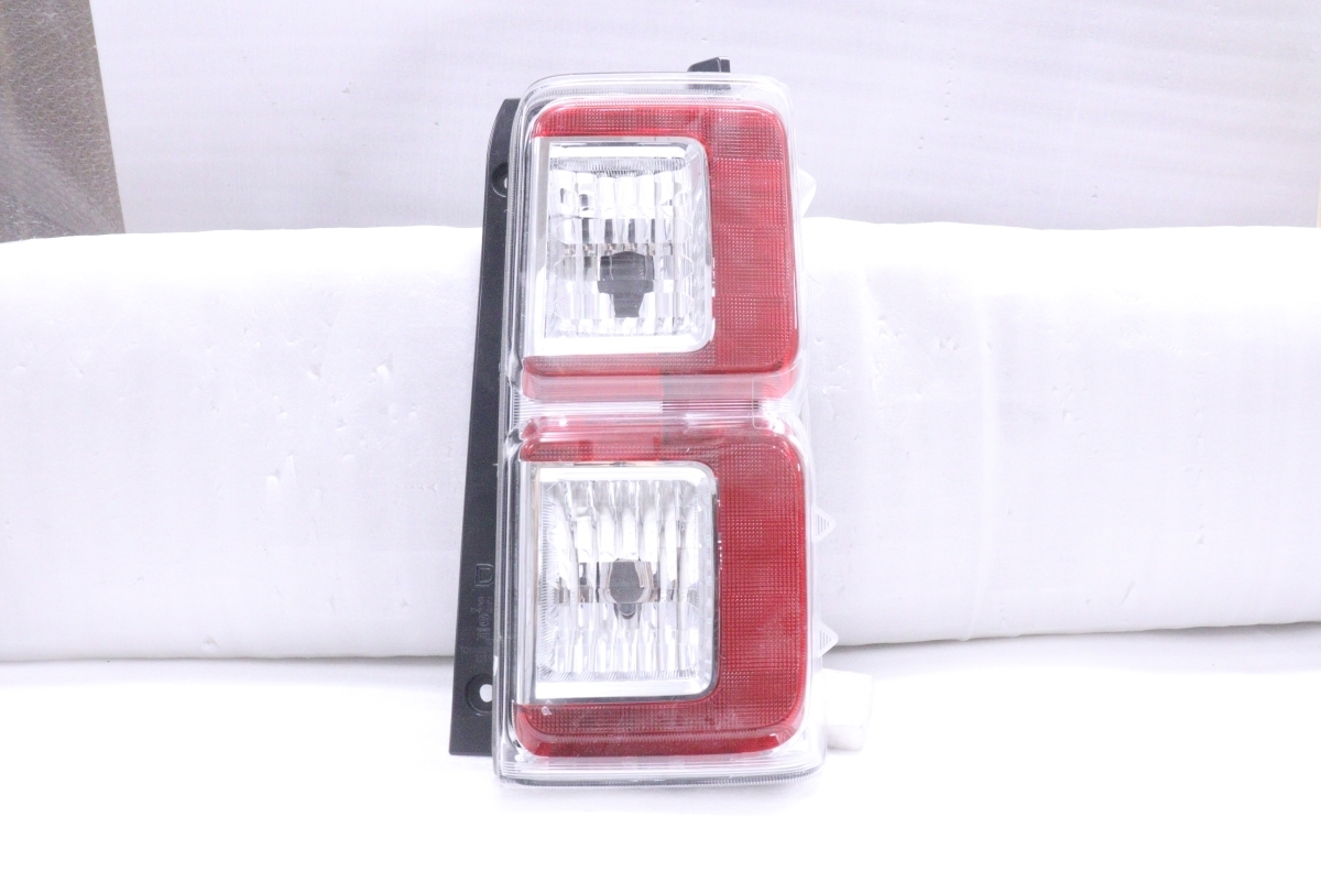 40-690★美品★LED LA700S ウェイク★右テールライト TOKAIDENSO 20518 打刻:D ユニット 純正★ダイハツ (QT)拍卖