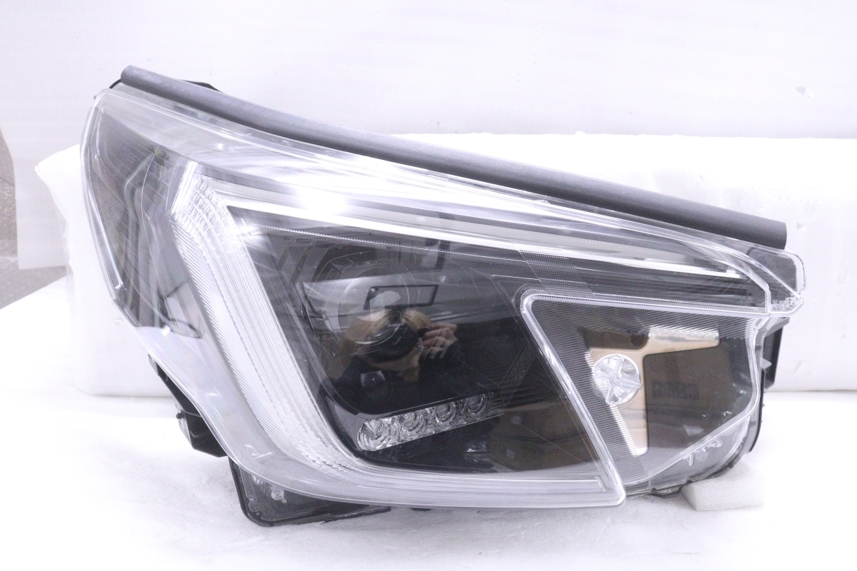 40-1580★美品★後期 LED SKE フォレスターHV★右ヘッドライト Xブレイク KOITO 100-60465 打刻:KF ASSY ADB付 純正★スバル (UK)拍卖