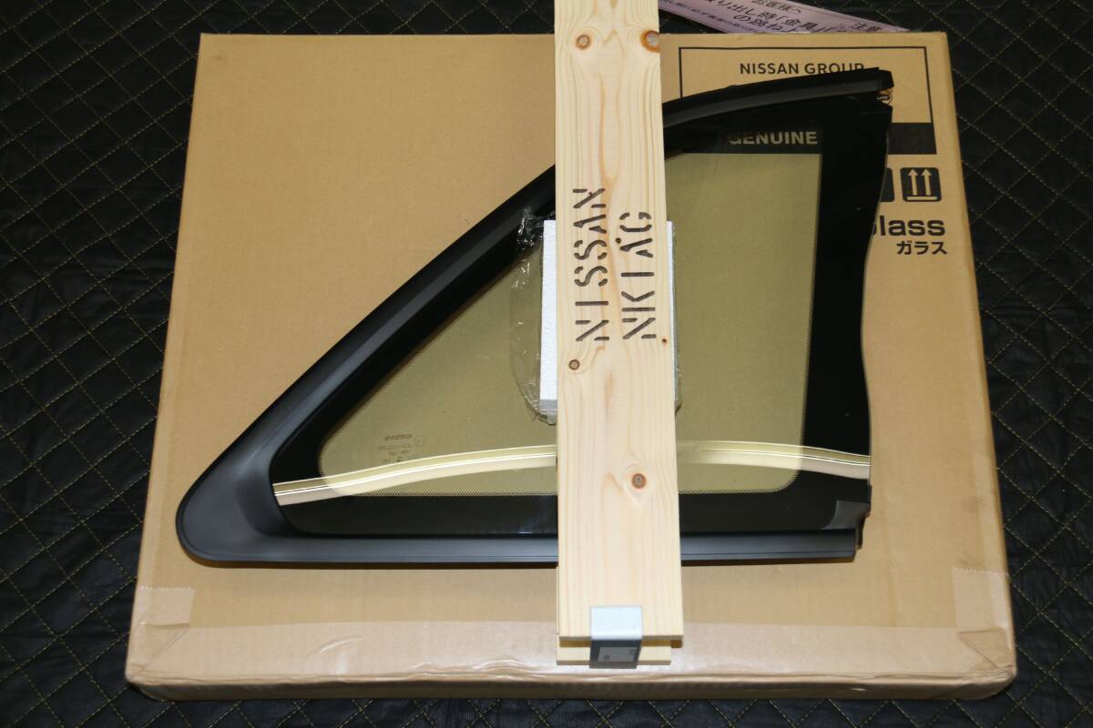 BNR34 GT-R純正(R34スカイライン2ドア)リアサイドクォーターガラス(1枚)新品未使用 BCNR33 BNR32 GTRニスモ 83306-RHR40・83307-RHR40拍卖