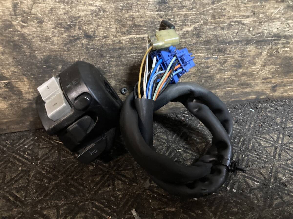 HONDA フォルツァ MF08 左ハンドルスイッチ 神戸発 A221-25拍卖