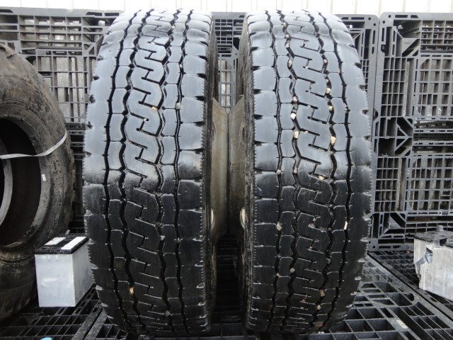 ●7143 8穴 ミックス 深溝8分山 ブリヂストン M810 255/70R22.5 143/140J 2本拍卖