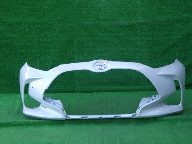 KSP210 MXPA10 MXPH15 ヤリス 純正フロントバンパー 白 パール 52119-52E70 拍卖