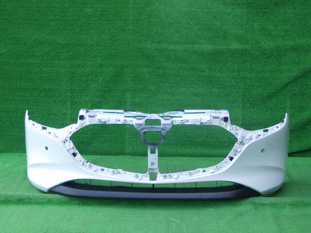 BP5P BP8P BPEP BPFP MAZDA3 ファストバック 純正フロントバンパー マツダ3 白 パール BCKN-50031拍卖
