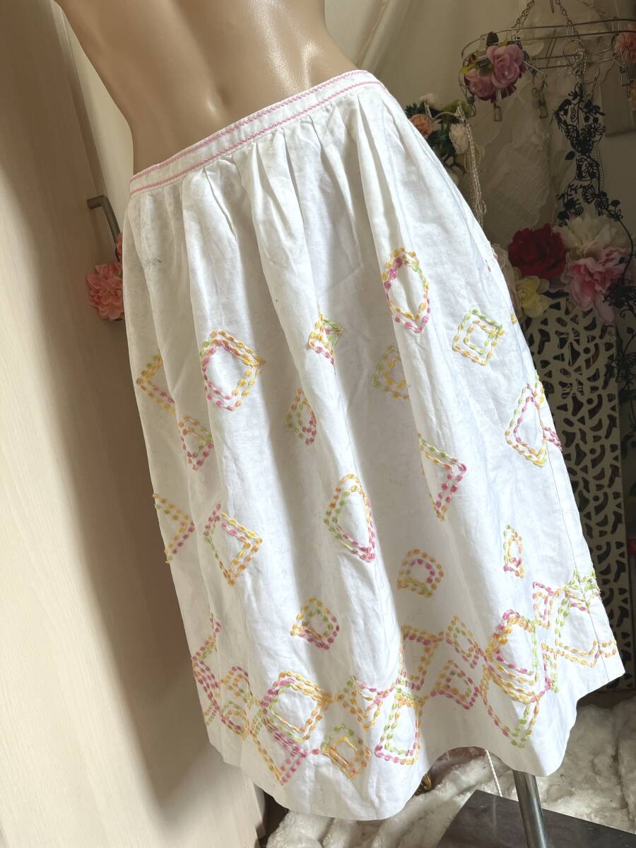 レディース42サイズ:ミラショーン【mila schon】日本製◆イタリー製綿生地使用/裏キュプラ*ブレード模様・スカート:ホワイト拍卖