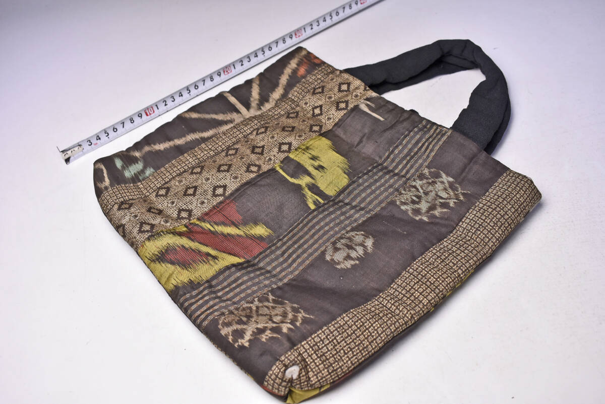 手提げバッグ ★ 古裂のパッチワーク ★ やわらか素材 ★ 底の角にホツレあり ★ 拍卖