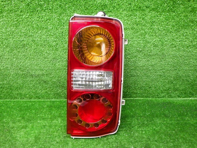 日産 E51 NE51 エルグランド 中期 後期 右テールレンズ D005 LED球切れ無し 241004041拍卖