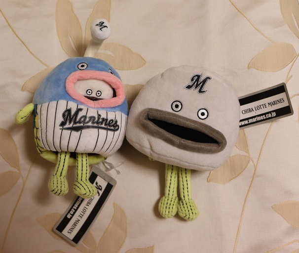 レア!凝った作り!中から人形が取り出せる!千葉 ロッテ マリーンズ 謎の魚ぬいぐるみ 2種類セット拍卖