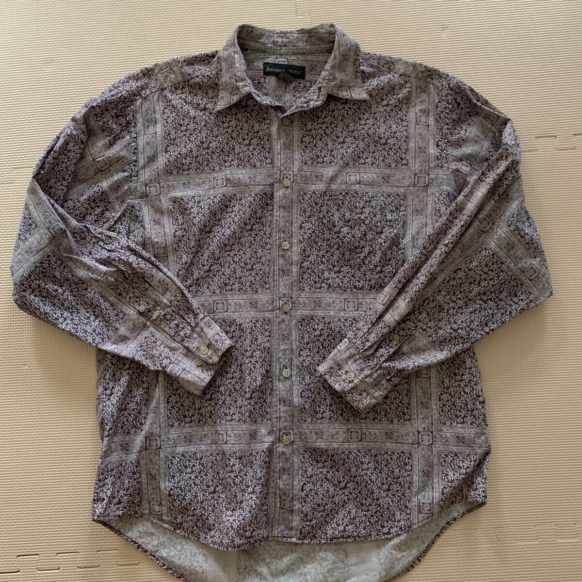 90s【Banana Republic】バナナリパブリック 総柄プリント長袖シャツ Mサイズ 胸ポケットあり拍卖