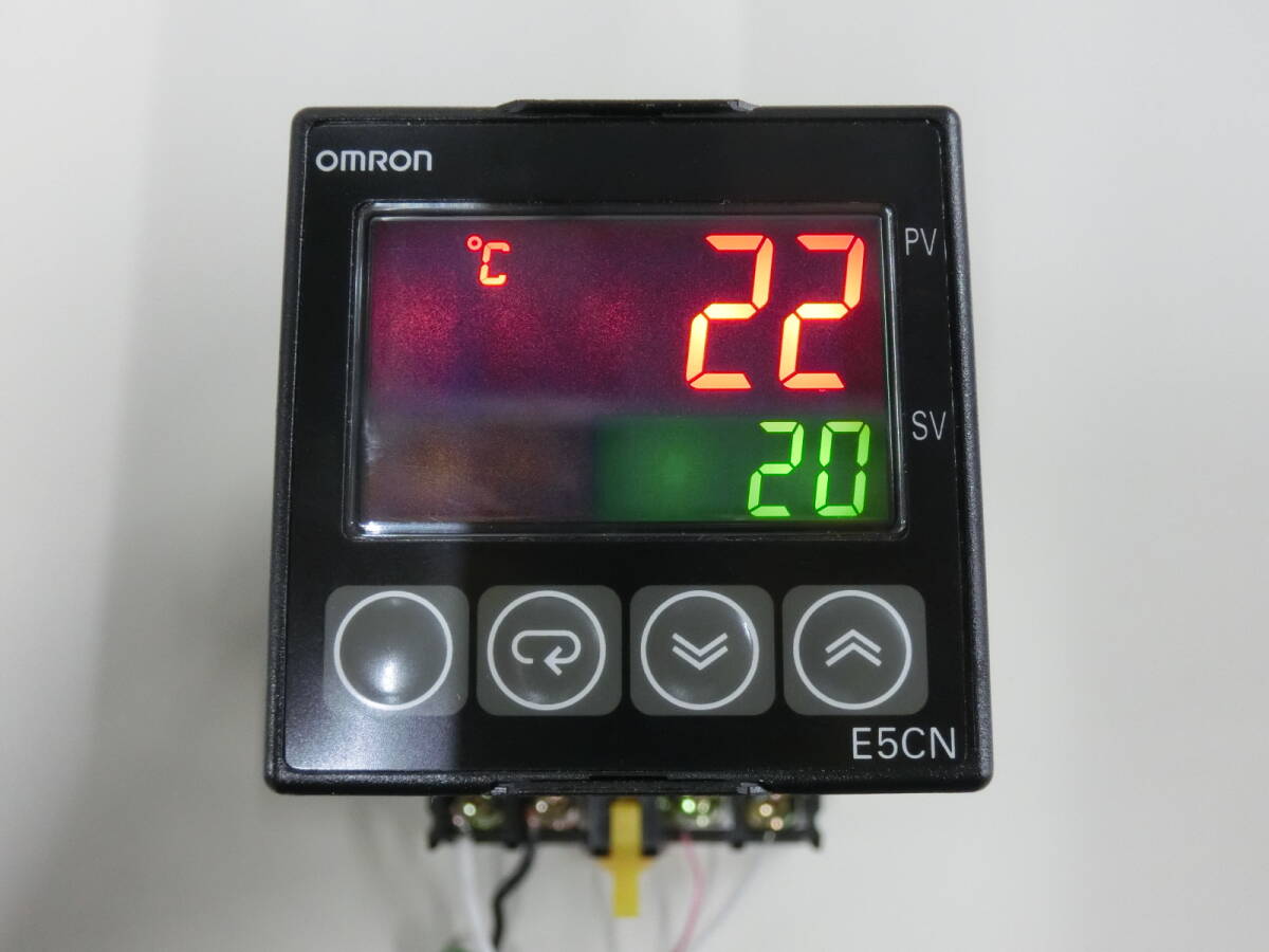 OMRON E5CN-QTDU デジタル温度調節計 AC/DC24V SSR駆動用 オムロン 中古 002拍卖