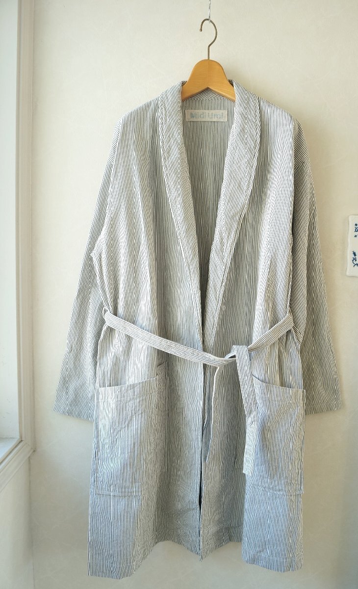 ★MidiUmi ミディウミ * コットン ヒッコリーガウンコート ベルト付 / 紺×白* 古着のgplus広島 2410t1 拍卖