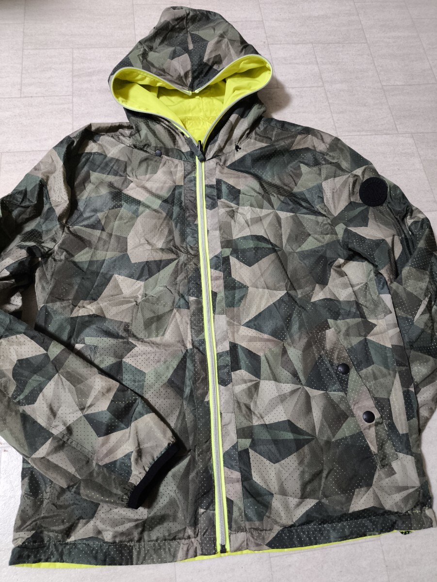 サイズ:M 美品 REPLAY (リプレイ)リバーシブルナイロンジャケット パーカー 総柄 迷彩柄拍卖