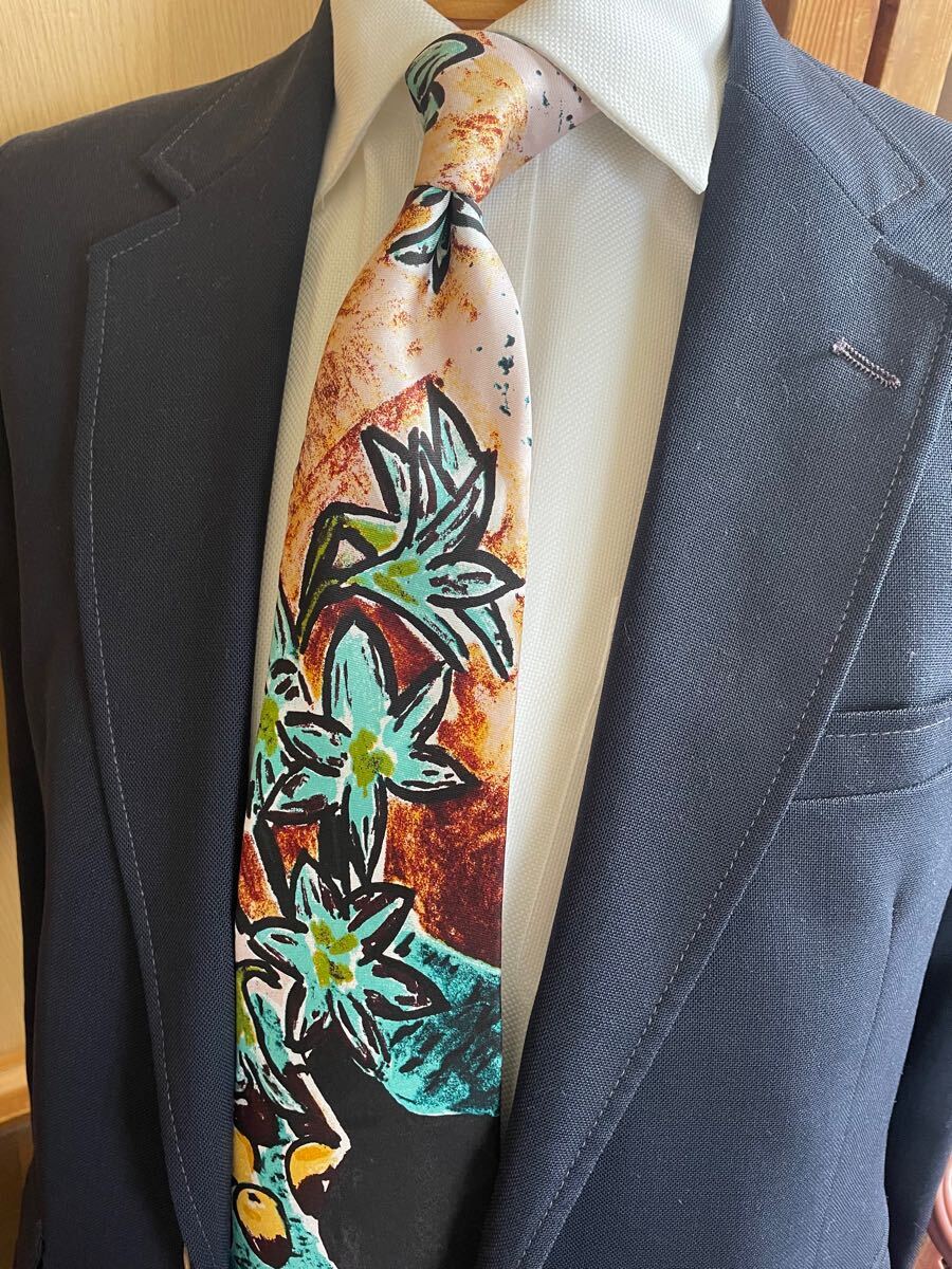 【美品】SONVICO SUNDAYイタリア製 希少 シルク 大剣約10.5cm 絵画 ネクタイ拍卖