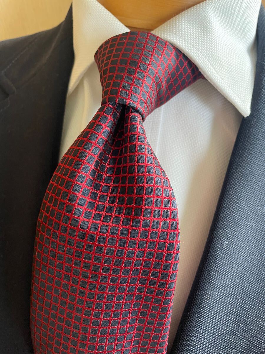 【美品】FCバルセロナ GRISBYネクタイ イタリア製 大剣約10cm レッド基調 サッカー リーガ拍卖