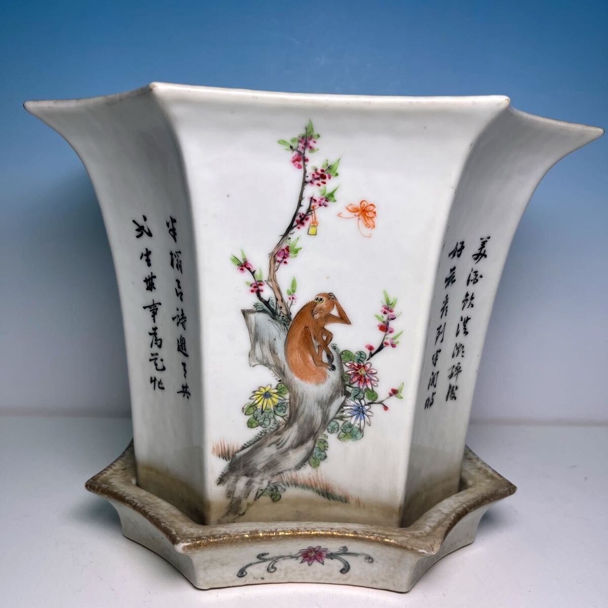 ☆ 中国古玩 清朝末期 唐物 粉彩 猿鹿図 八角 植木鉢 台付 (箱無し) 蘭鉢 盆栽鉢拍卖